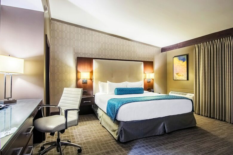 Ramada Plaza Hotel & Oasis Convention Center