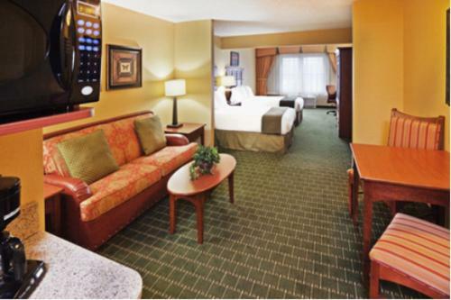 The Q Hotel & Suites