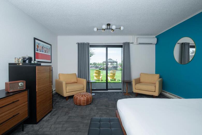 Royal 7 Budget Inn Motel