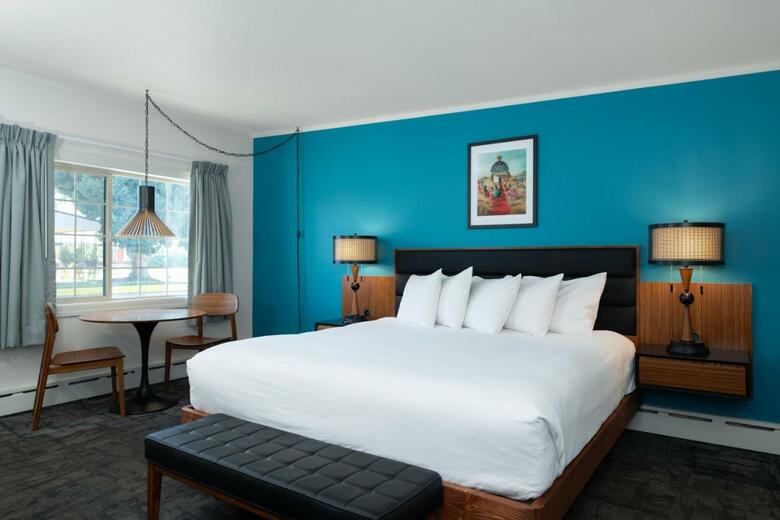 Royal 7 Budget Inn Motel