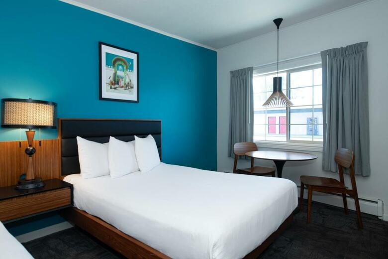 Royal 7 Budget Inn Motel