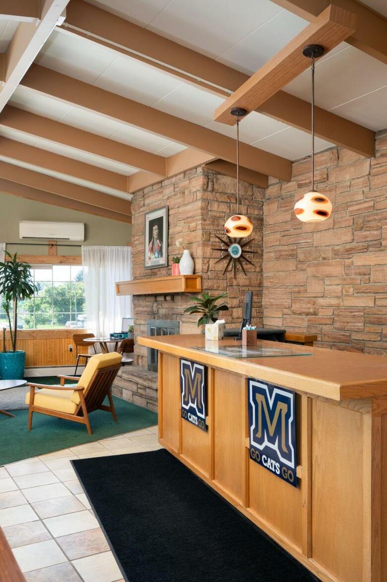 Royal 7 Budget Inn Motel