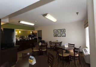 Motel Sleep Inn & Suites Airport