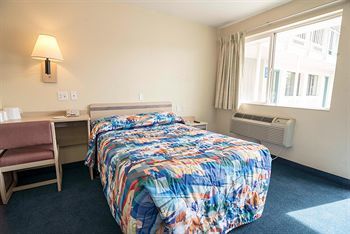 Motel 6 Reno - Virginia Plumb