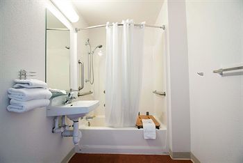 Motel 6 Reno - Virginia Plumb