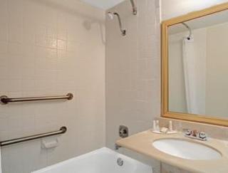 Hotel Baymont Inn And Suites