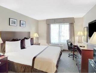 Hotel Baymont Inn And Suites