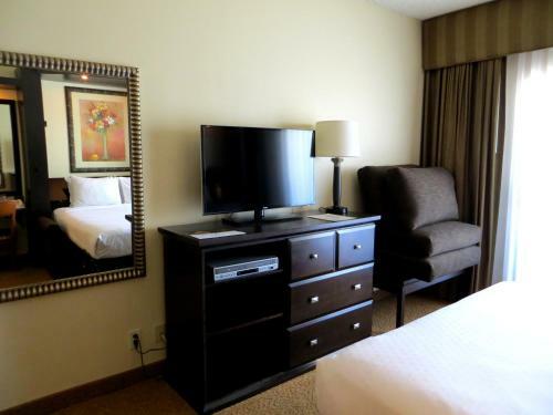 Hotel Polo Towers By Raintree