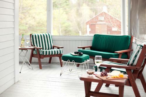 Bed & Breakfast Inn On Golden Pond