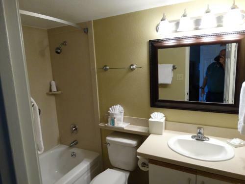 Aparthotel Suites At Jockey Club