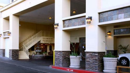 Aparthotel Jockey Club Suites