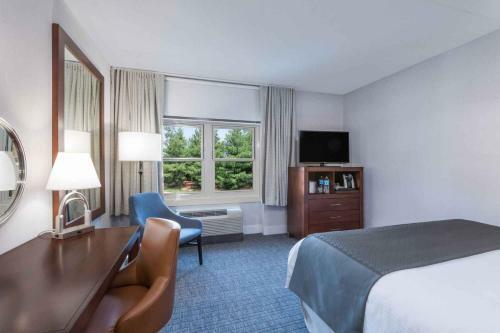 Wyndham Hamilton Park Hotel & Conference Center