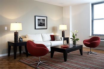 Apartamento Furnished Quarters At Grove Pointe