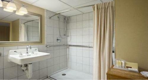 Wyndham Garden Hotel Newark Airport