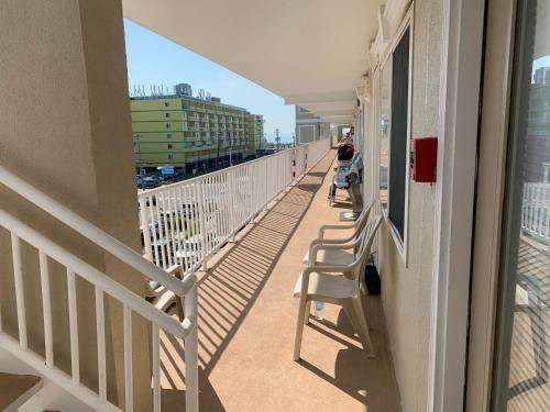 Hotel Surf Song Beach Resort