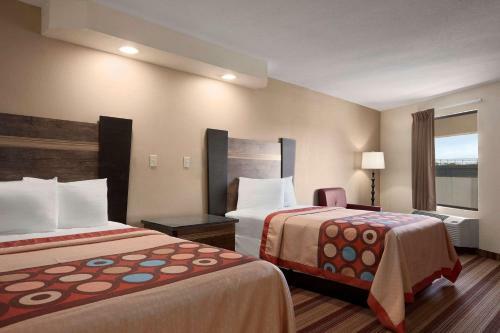 Hotel Super 8 Rahway Newark