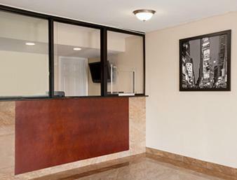 Hotel Super 8 Rahway Newark