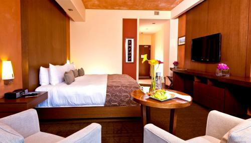 Hotel Isleta Resort & Casino