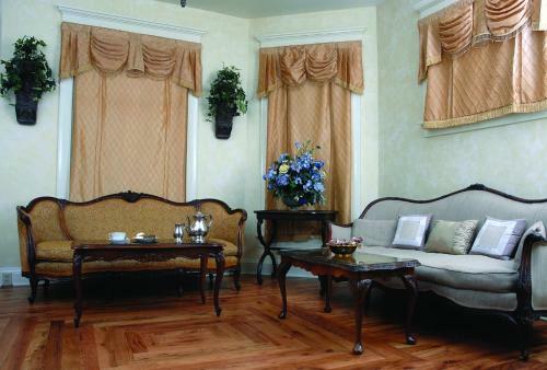 Downtown Historic Bed & Breakfast