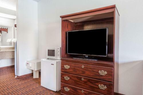 Hotel Howard Johnson Inn - Albany