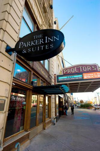 Posada The Parker Inn And Suites