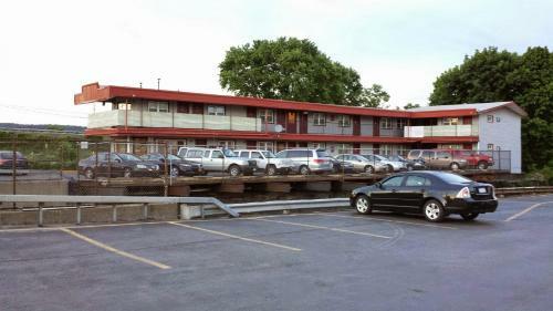 Happy Journey Motel