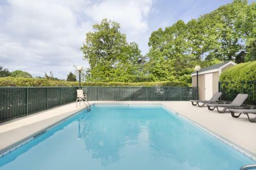 Hotel Country Suites - Burlington