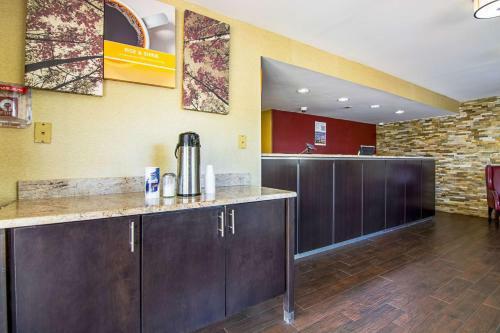 Motel Charlotte Plaza Inn
