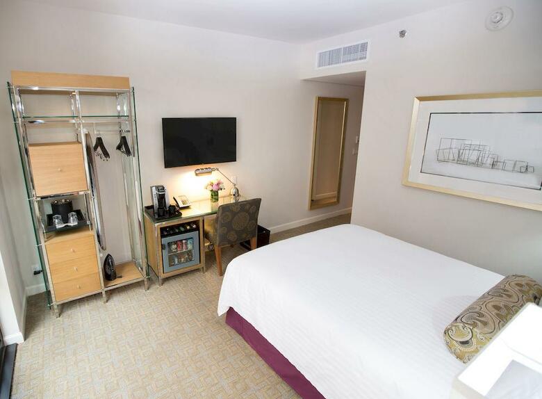 Executive Hotel Le Soleil New York