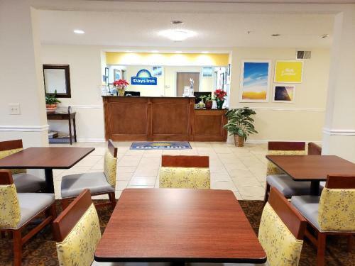 Hotel Days Inn By Wyndham Greensboro Nc
