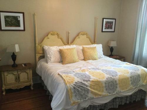 Bed & Breakfast The Charleston Inn