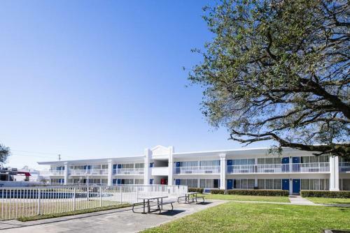 Hotel Motel 6 Jacksonville Nc