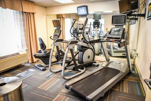 Holiday Inn Express Hotel & Suites - Concord