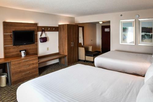 Holiday Inn Express Hotel & Suites - Concord