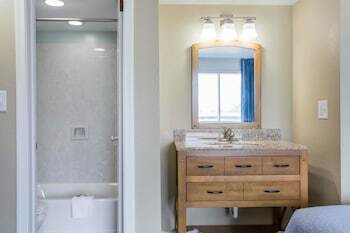 Motel Days Inn And Suites Kill Devil Hills - Mariner
