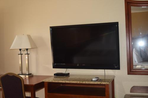 Motel Atkinson Inn & Suites
