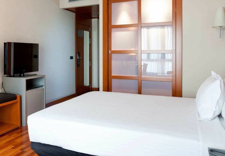 AC Hotel Le�n San Antonio By Marriott
