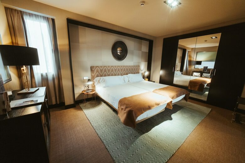 Hotel Barcel� Le�n Conde Luna