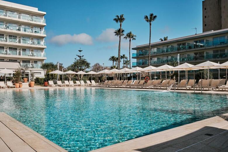 Helios Hotel