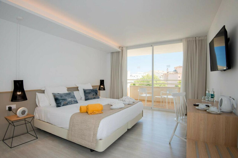 Hotel Globales Cala Bona Suites Globales