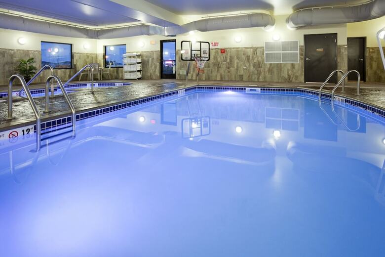 Hotel Expressway Suites Of Grand Forks