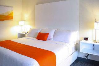 Hotel Schoenbrunn Inn & Suites