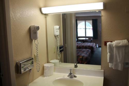 Motel Budget Inn- Troy