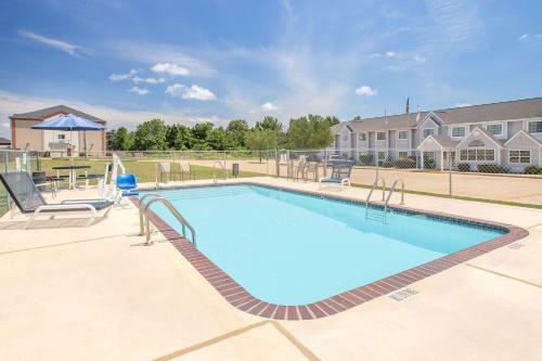 Hotel Microtel Inn & Suites By Wyndham Broken Bow