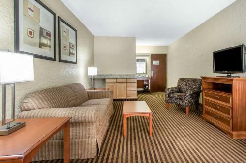 Clarion Hotel Broken Arrow