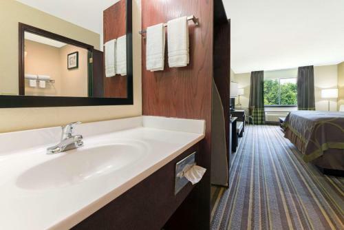 Hotel Super 8 By Wyndham Perry