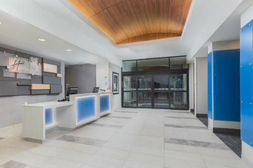 Holiday Inn Express Hotel & Suites Eugene Downtown - University