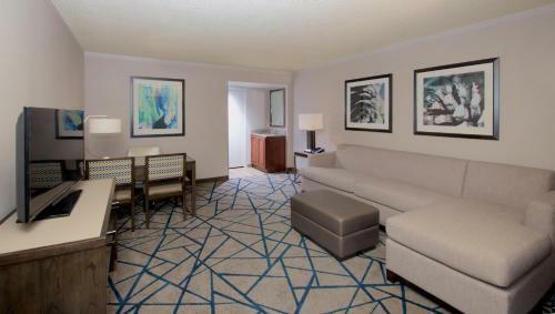 Hotel Embassy Suites By Hilton Portland Washington Square