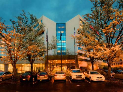Hotel Embassy Suites By Hilton Portland Washington Square