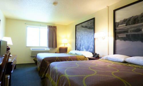 Hotel Super 8 By Wyndham Burnham/lewistown